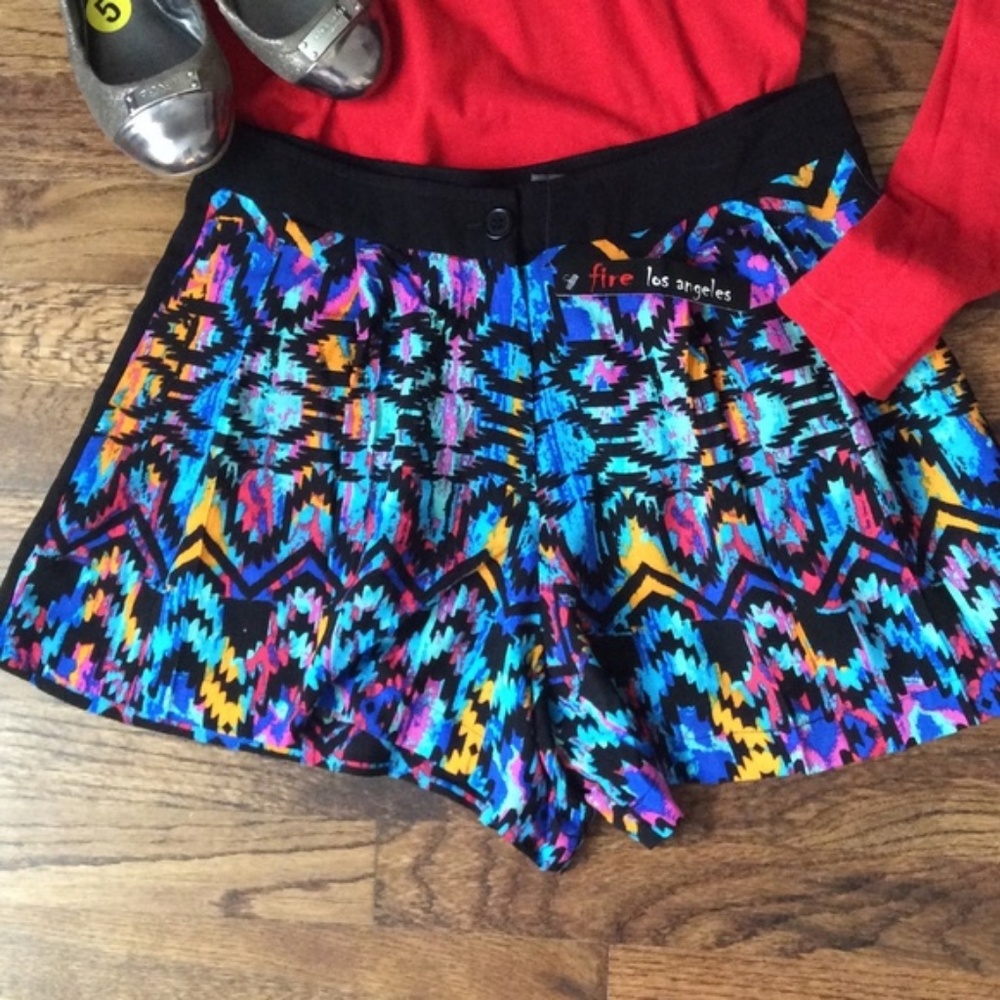 High-waisted flowy shorts NWOT